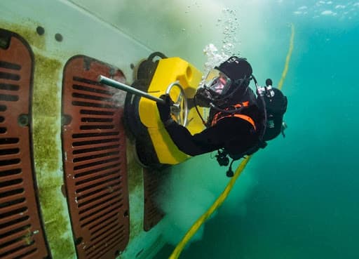 Underwater Hull Cleaning Service